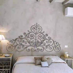 Camera con letto king size
